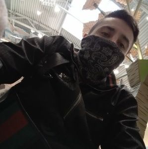 Meet your Posher, Alex